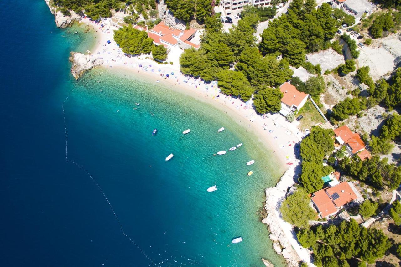 Apartments By The Sea Brela, Makarska - 6688 Exterior photo