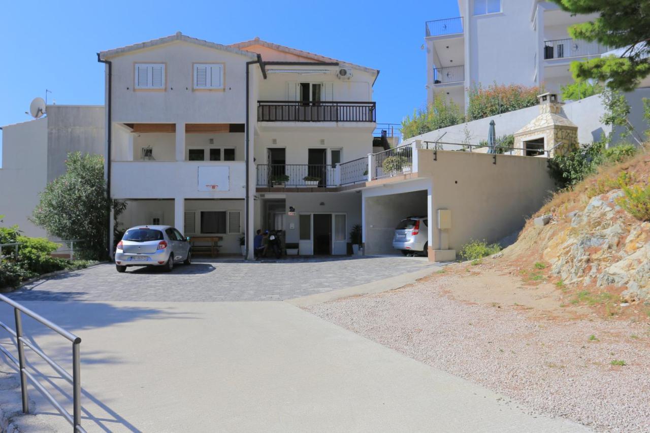 Apartments By The Sea Brela, Makarska - 6688 Exterior photo